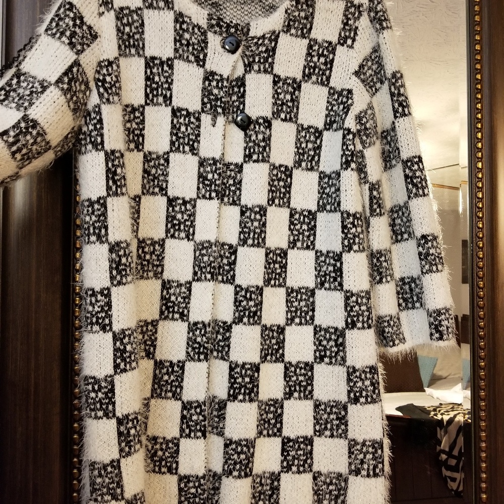 Sweater - Picture 4 of 6
